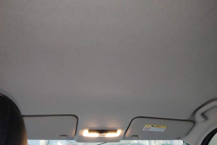 Used Nissan Kicks 2017 1.5L Manual Cool Dynamic Edition Headliner