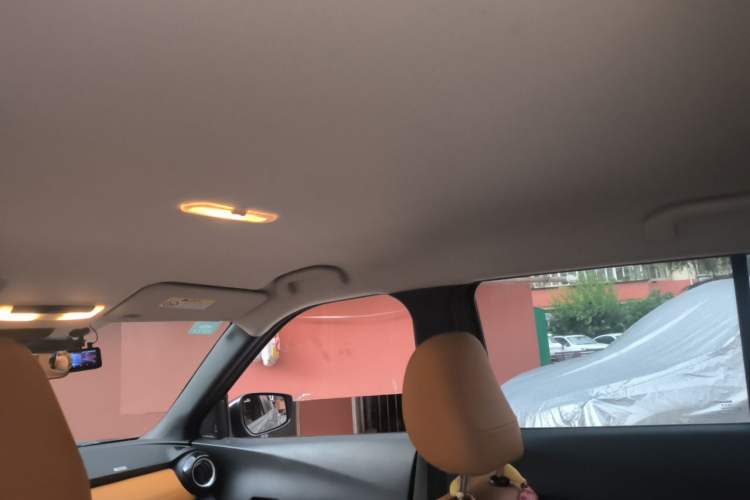 Used Nissan Kicks 2017 1.5L CVT Smart Edition Headliner