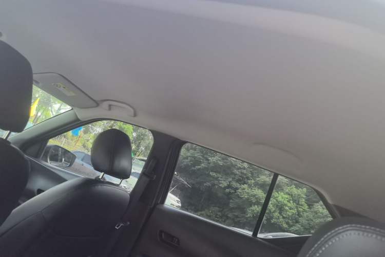 Used Nissan Kicks 2017 1.5L Manual Cool Dynamic Edition Headliner