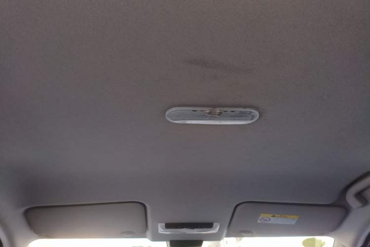 Used Nissan Kicks 2017 1.5L CVT Smart Drive Edition Headliner