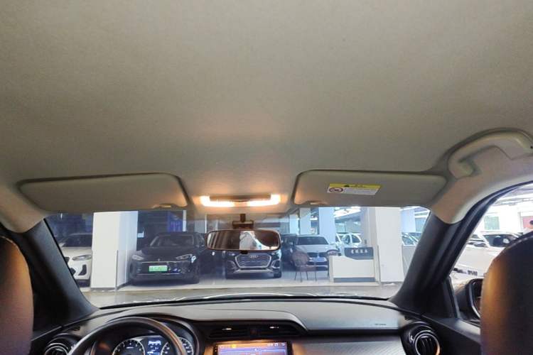 Used Nissan Kicks 2017 1.5L CVT Cool Enjoy Edition Headliner