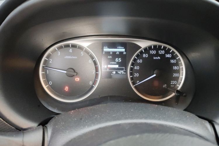 Used Nissan Kicks 2017 1.5L Manual Cool Dynamic Edition Instrument Cluster