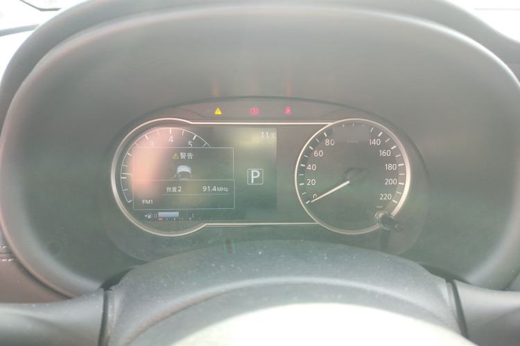 Used Nissan Kicks 2017 1.5L CVT Smart Drive Edition Instrument Cluster