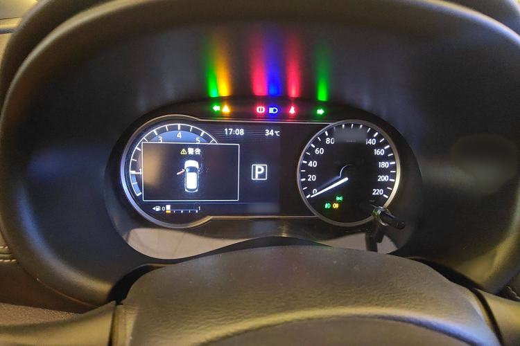 Used Nissan Kicks 2017 1.5L CVT Smart Drive Edition Instrument Cluster