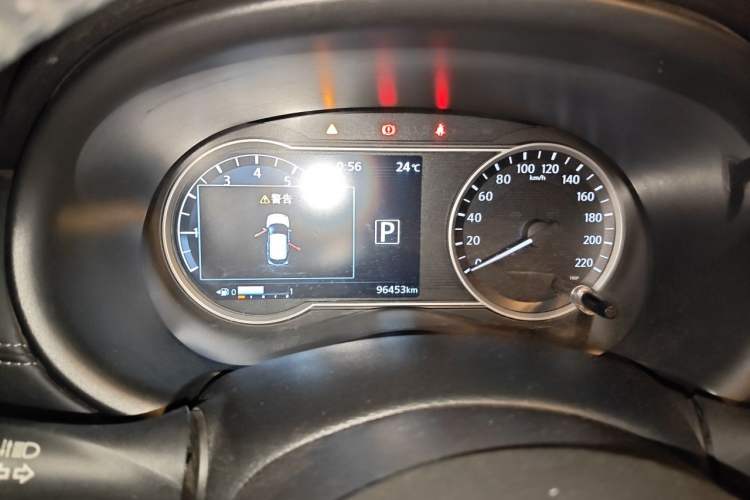 Used Nissan Kicks 2017 1.5L CVT Smart Drive Edition Instrument Cluster