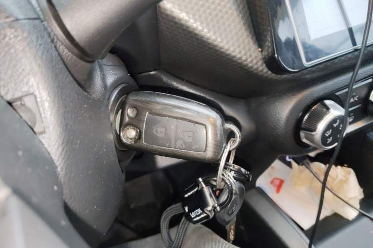 Used Nissan Kicks 2017 1.5L Manual Cool Dynamic Edition Interior 1