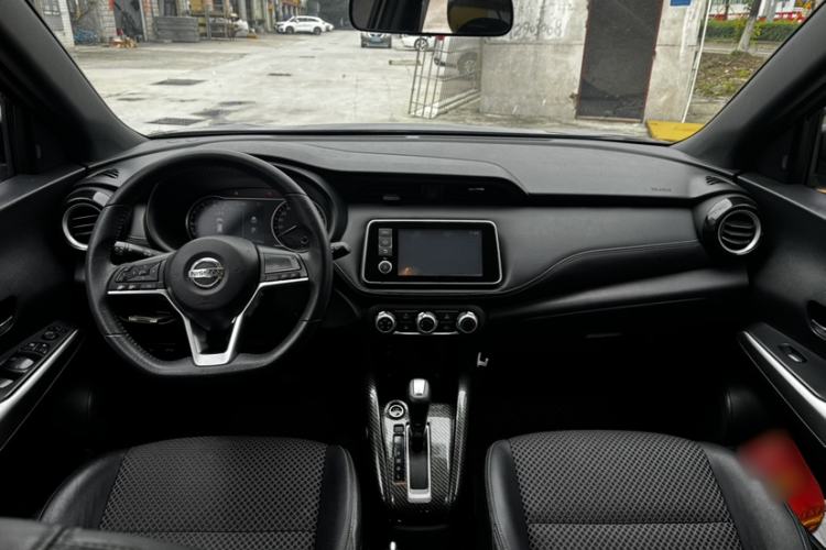 Used Nissan Kicks 2017 1.5L CVT Smart Edition Interior 1