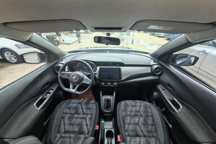 Used Nissan Kicks 2017 1.5L Manual Cool Dynamic Edition Interior 1