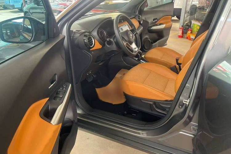 Used Nissan Kicks 2017 1.5L CVT Smart Drive Edition Interior 2