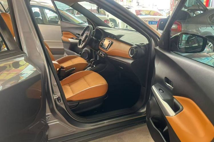 Used Nissan Kicks 2017 1.5L CVT Smart Drive Edition Interior 5