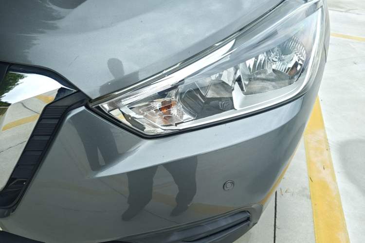 Used Nissan Kicks 2017 1.5L Manual Cool Dynamic Edition Left Front Headlight