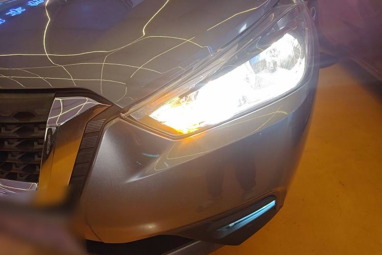 Used Nissan Kicks 2017 1.5L CVT Smart Drive Edition Left Front Headlight