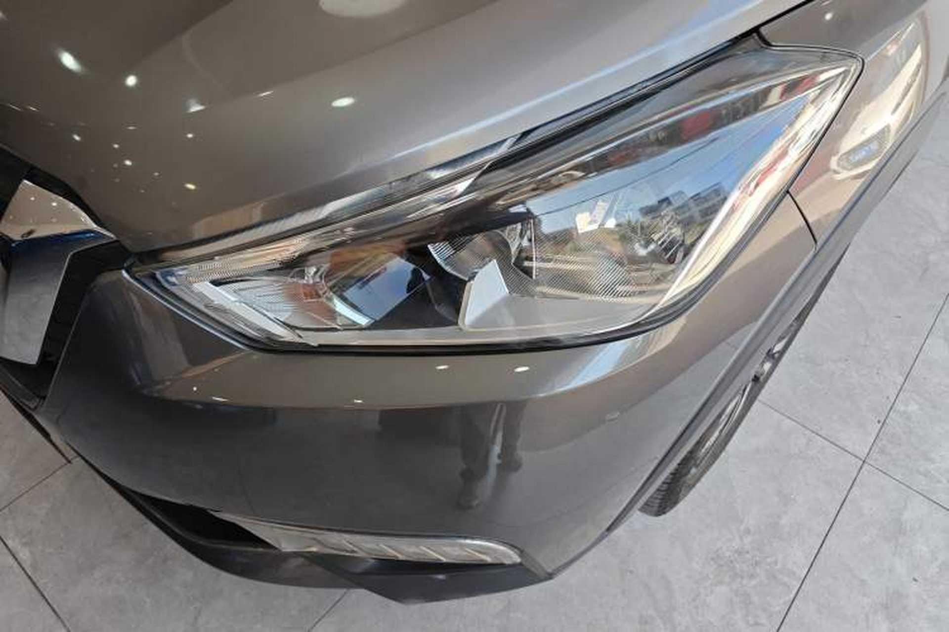 Used Nissan Kicks 2017 1.5L CVT Smart Drive Edition Left Front Headlight