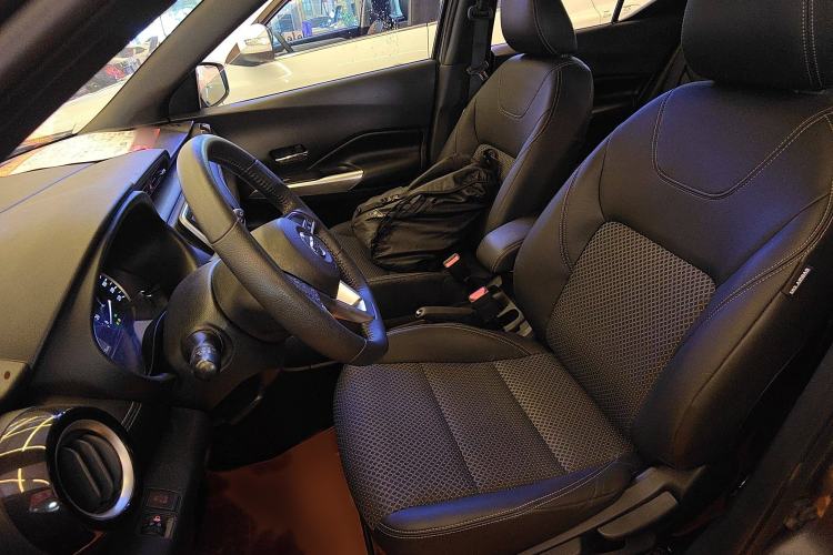 Used Nissan Kicks 2017 1.5L CVT Smart Drive Edition Left Front Seat