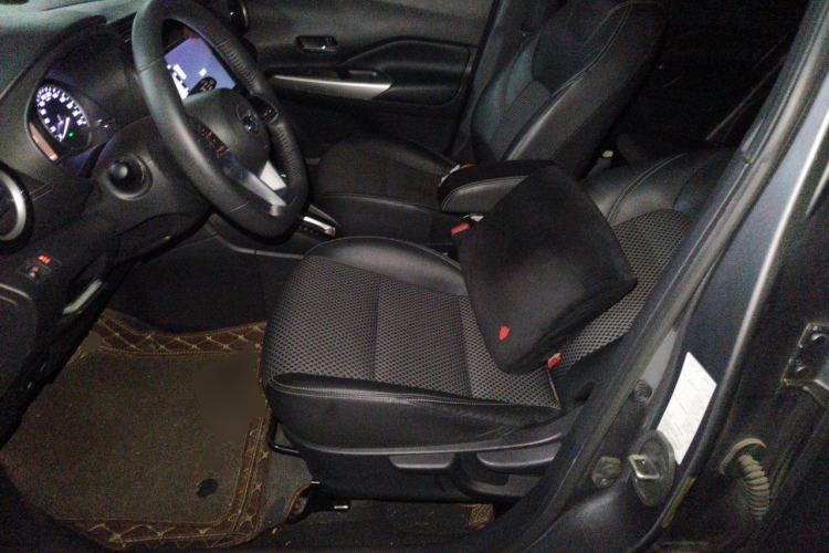 Used Nissan Kicks 2017 1.5L CVT Smart Drive Edition Left Front Seat