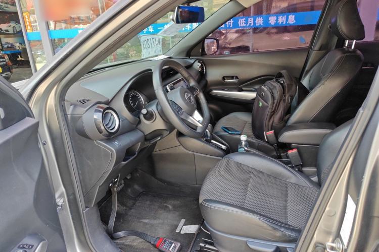 Used Nissan Kicks 2017 1.5L CVT Smart Edition Left Front Seat