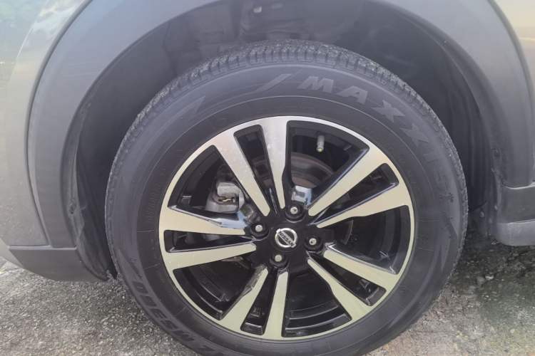 Used Nissan Kicks 2017 1.5L Manual Cool Dynamic Edition Left Front Wheel Hub