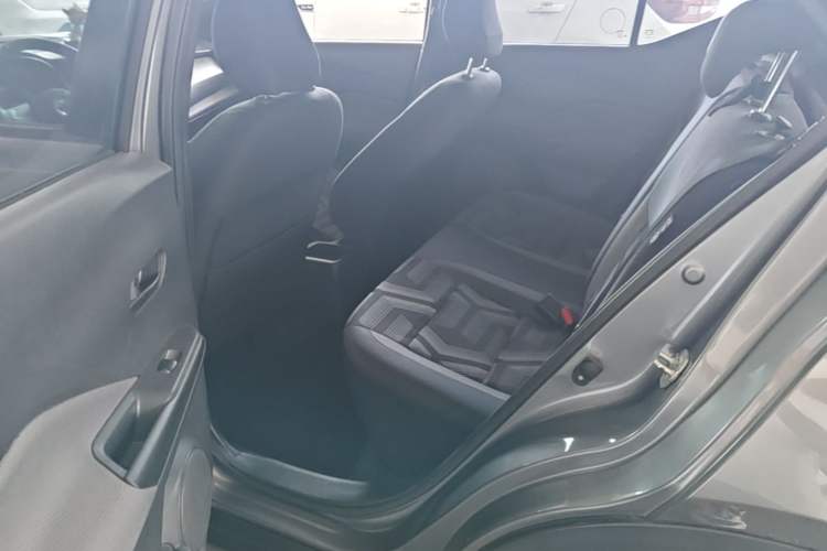 Used Nissan Kicks 2017 1.5L Manual Cool Dynamic Edition Left Rear Seat