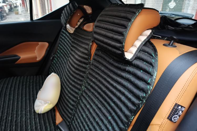 Used Nissan Kicks 2017 1.5L CVT Smart Drive Edition Left Rear Seat