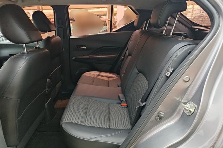 Used Nissan Kicks 2017 1.5L CVT Smart Drive Edition Left Rear Seat