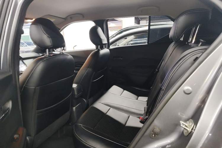 Used Nissan Kicks 2017 1.5L CVT Cool Enjoy Edition Left Rear Seat