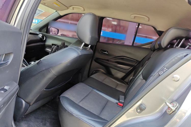 Used Nissan Kicks 2017 1.5L CVT Smart Edition Left Rear Seat