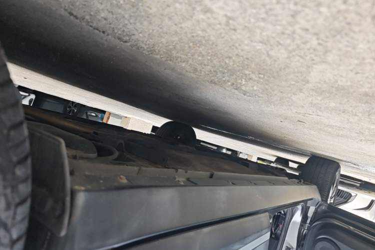 Used Nissan Kicks 2017 1.5L CVT Smart Drive Edition Left Side Sill