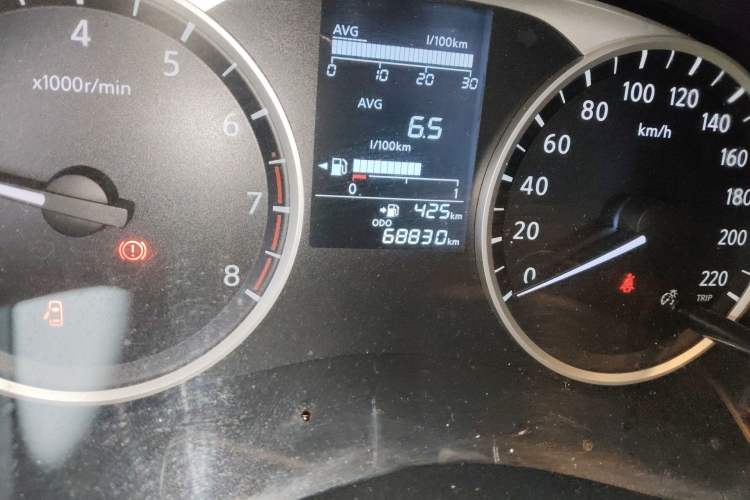 Used Nissan Kicks 2017 1.5L Manual Cool Dynamic Edition Odometer Close Up