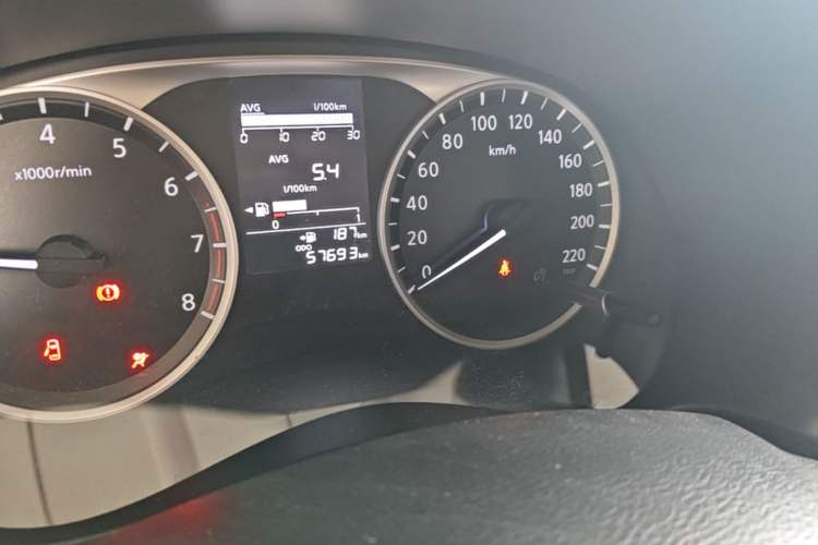 Used Nissan Kicks 2017 1.5L Manual Cool Dynamic Edition Odometer Close Up