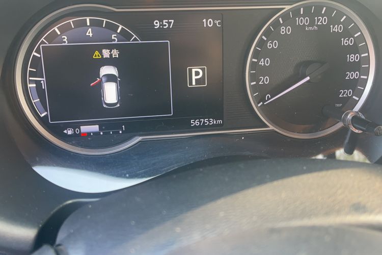 Used Nissan Kicks 2017 1.5L CVT Smart Drive Edition Odometer Close Up