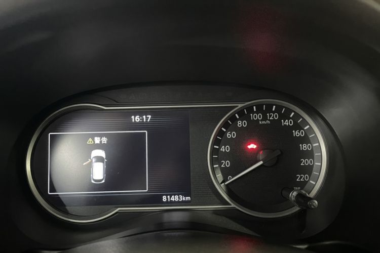 Used Nissan Kicks 2017 1.5L CVT Smart Drive Edition Odometer Close Up