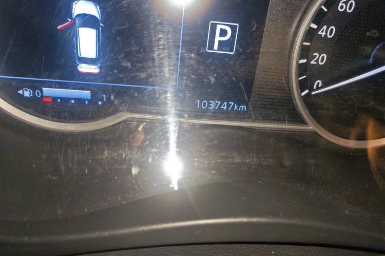 Used Nissan Kicks 2017 1.5L CVT Smart Drive Edition Odometer Close Up