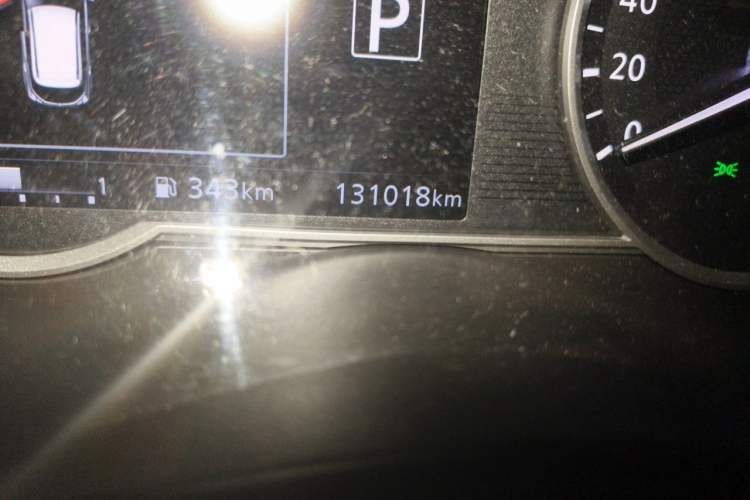 Used Nissan Kicks 2017 1.5L CVT Smart Drive Edition Odometer Close Up
