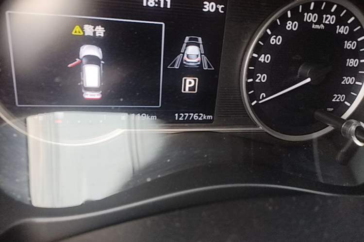 Used Nissan Kicks 2017 1.5L CVT Smart Edition Odometer Close Up