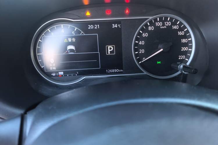 Used Nissan Kicks 2017 1.5L CVT Smart Drive Edition Odometer Close Up