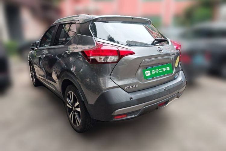 Used Nissan Kicks 2017 1.5L CVT Smart Drive Edition Rear Left 45 Deg