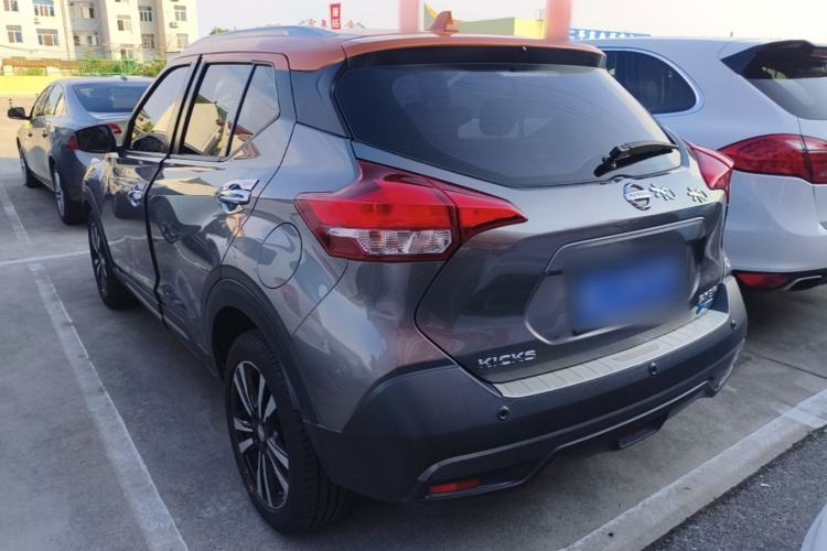 Used Nissan Kicks 2017 1.5L CVT Smart Drive Edition Rear Left 45 Deg