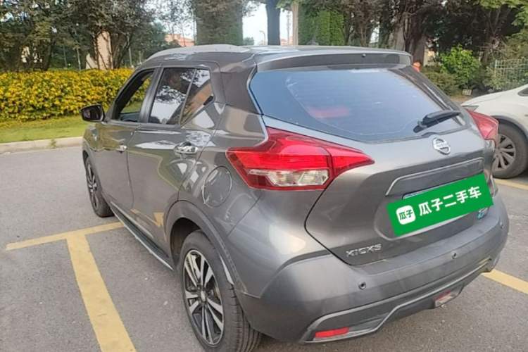 Used Nissan Kicks 2017 1.5L CVT Smart Edition Rear Left 45 Deg