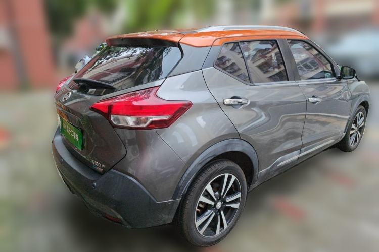 Used Nissan Kicks 2017 1.5L CVT Smart Drive Edition Rear Right 45 Deg