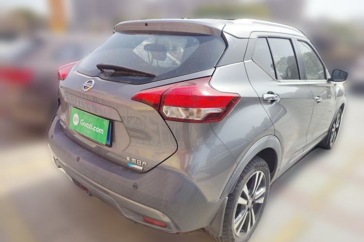 Used Nissan Kicks 2017 1.5L CVT Smart Drive Edition Rear Right 45 Deg
