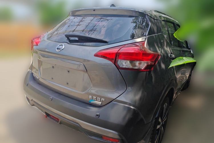 Used Nissan Kicks 2017 1.5L CVT Smart Drive Edition Rear Right 45 Deg