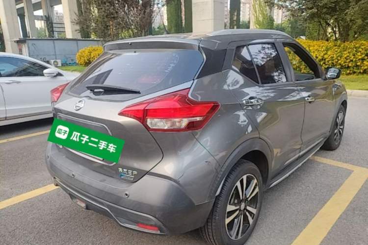 Used Nissan Kicks 2017 1.5L CVT Smart Edition Rear Right 45 Deg