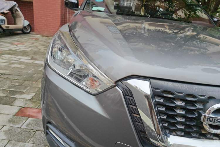 Used Nissan Kicks 2017 1.5L CVT Smart Drive Edition Right Front Headlight