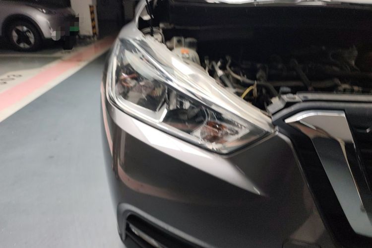Used Nissan Kicks 2017 1.5L CVT Cool Enjoy Edition Right Front Headlight