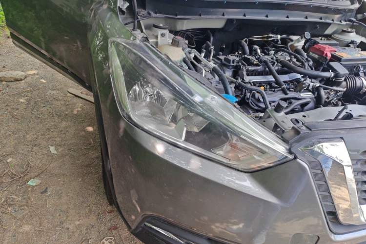 Used Nissan Kicks 2017 1.5L CVT Smart Drive Edition Right Front Headlight