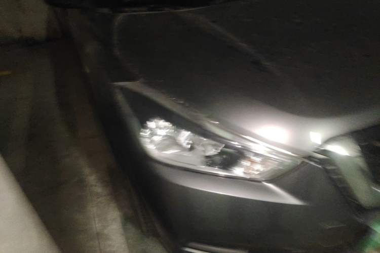 Used Nissan Kicks 2017 1.5L CVT Cool Enjoy Edition Right Front Headlight
