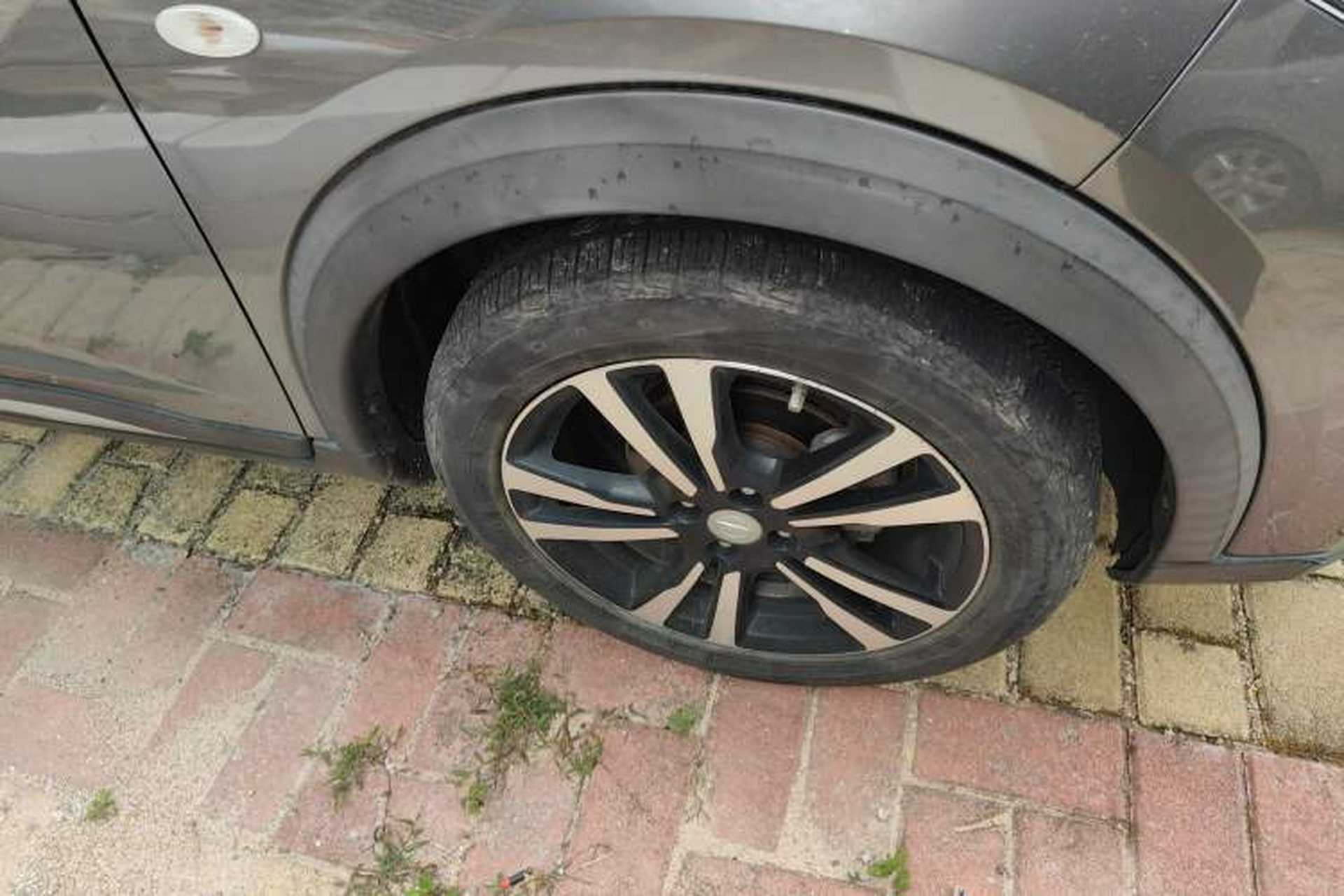 Used Nissan Kicks 2017 1.5L CVT Cool Enjoy Edition Right Front Wheel Hub