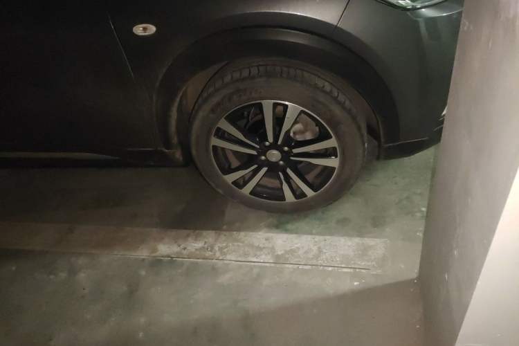 Used Nissan Kicks 2017 1.5L CVT Cool Enjoy Edition Right Front Wheel Hub