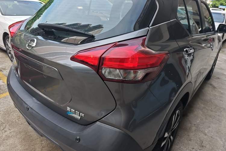 Used Nissan Kicks 2017 1.5L CVT Smart Drive Edition Right Rear Taillight