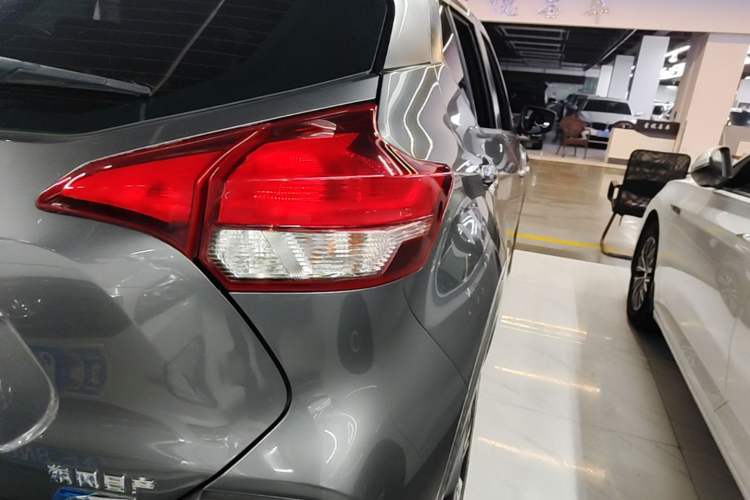 Used Nissan Kicks 2017 1.5L CVT Cool Enjoy Edition Right Rear Taillight